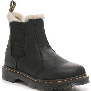 Dr. Martens 2976 Chelsea Boot Black, Fur Lined Women’s Size 7